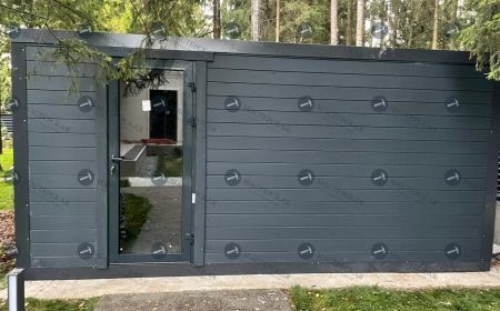 Хозблок со стеклянной дверью